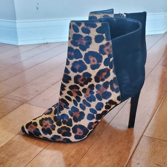 Nine West Leopard Tomorrow Booties in Size 10.5 - Picture 4 of 5